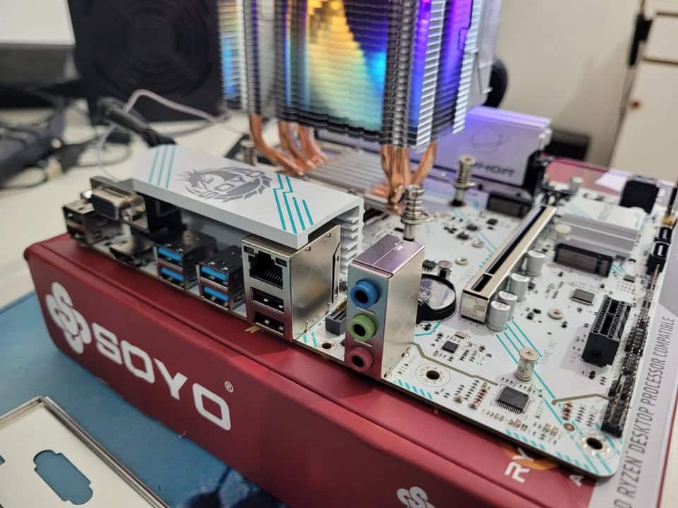 kitup_R5_b550white_05